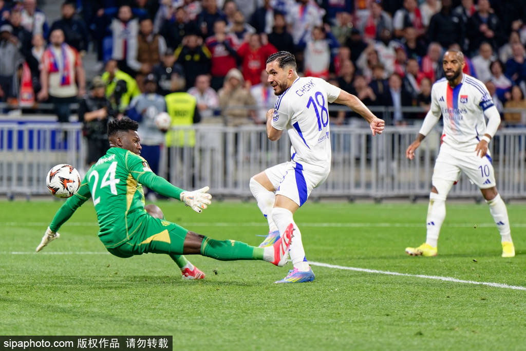 阿美尼亚超级杯_欧联-齐尔克泽破门奥纳纳两送礼 曼联2-2遭里昂绝平