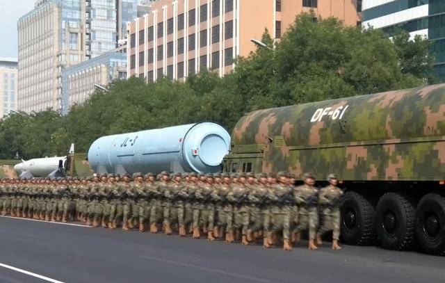 皇冠賬號_憋了几个小时皇冠賬號，外媒锐评九三阅兵：中国武器看着强，但没打过实战