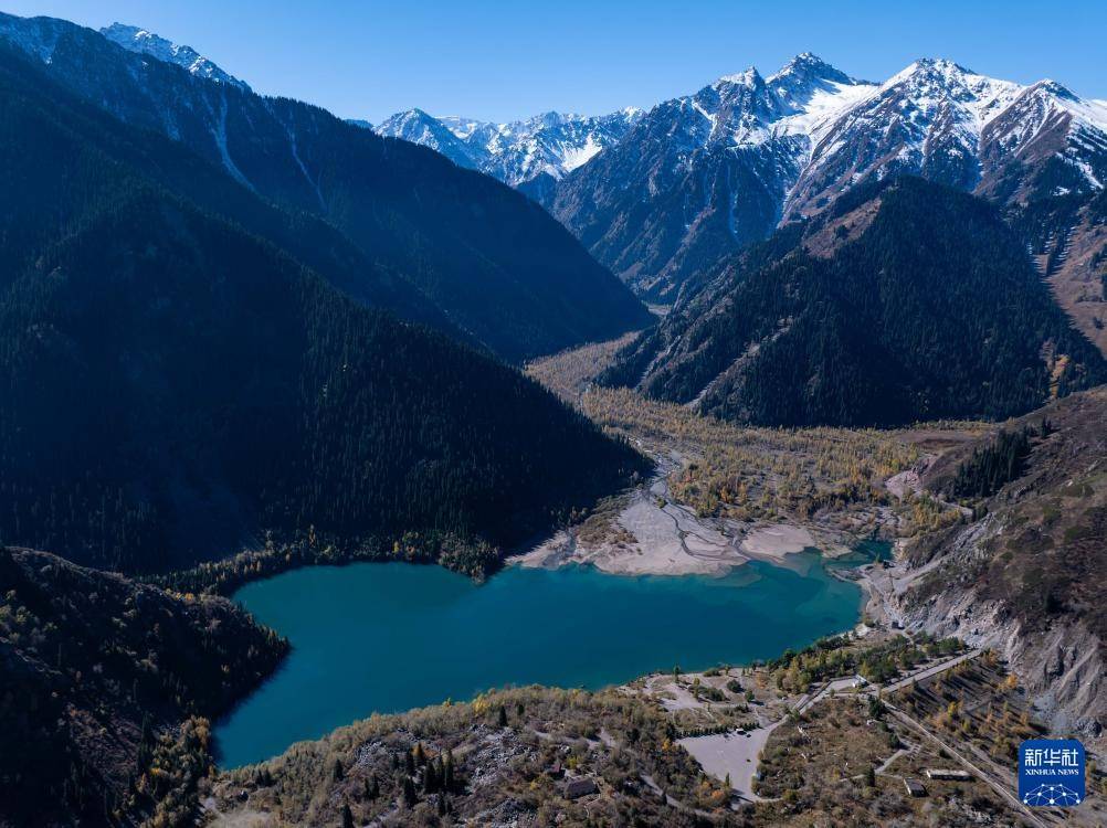 皇冠公司的代理怎么拿_哈萨克斯坦：伊塞克峡谷和伊塞克湖的秋日画卷