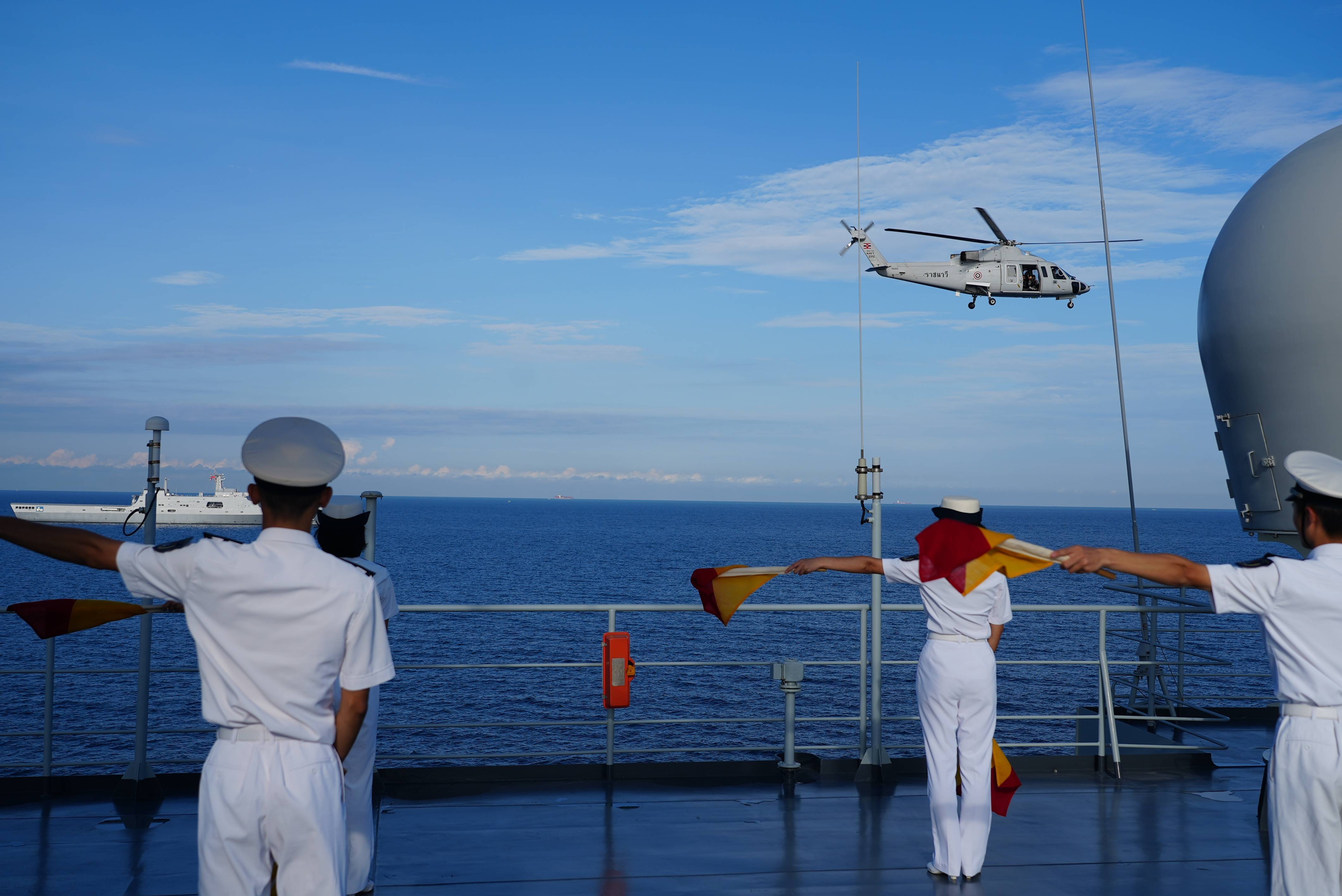 皇冠皇冠代理平台_海军83舰编队抵达泰国进行友好访问