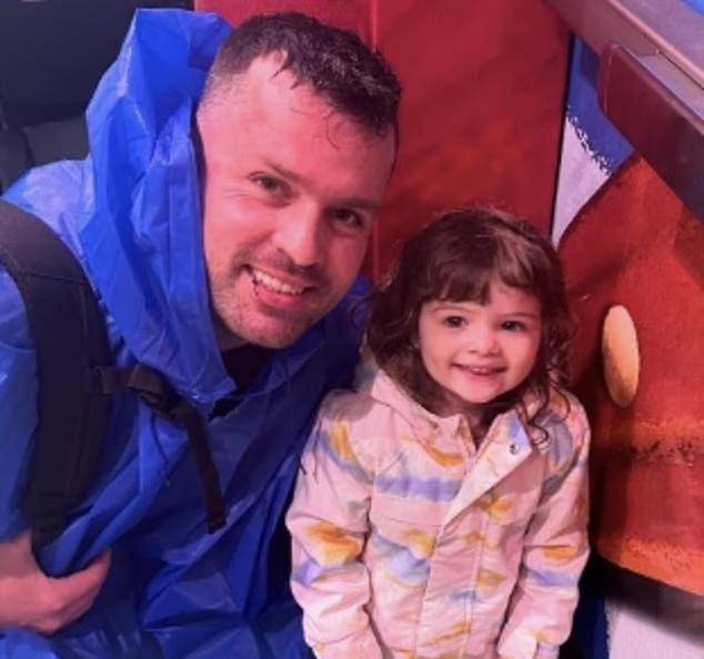 如何代理皇冠信用网_42℃高温下如何代理皇冠信用网，美国一父亲在家看片喝酒，将2岁女儿留在车内致身亡，入狱前自杀