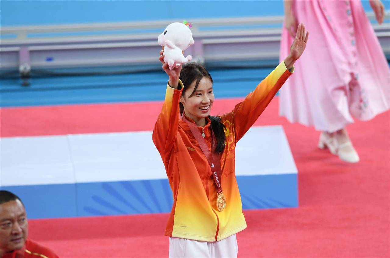 皇冠信用网如何申请_清华学霸皇冠信用网如何申请，一跃登顶！湖北选手邵雨琪摘得全运会女子跳高金牌