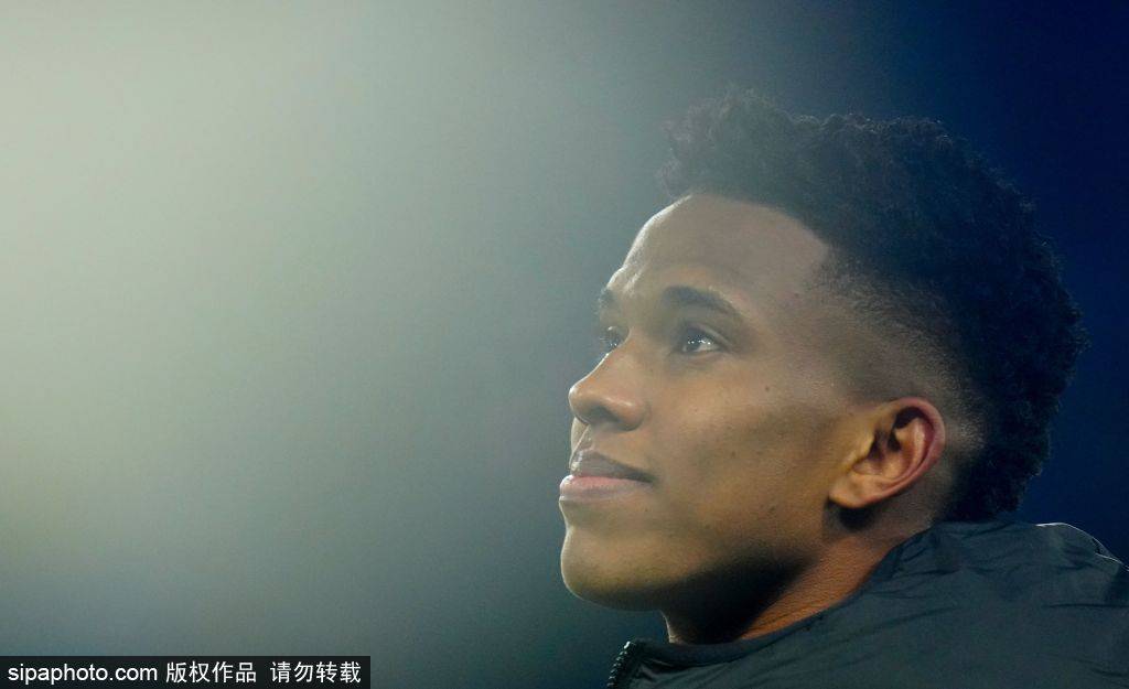 皇冠信用网如何开户_米兰冬窗目标：切尔西后卫迪萨西能否弥补阵容短板皇冠信用网如何开户？