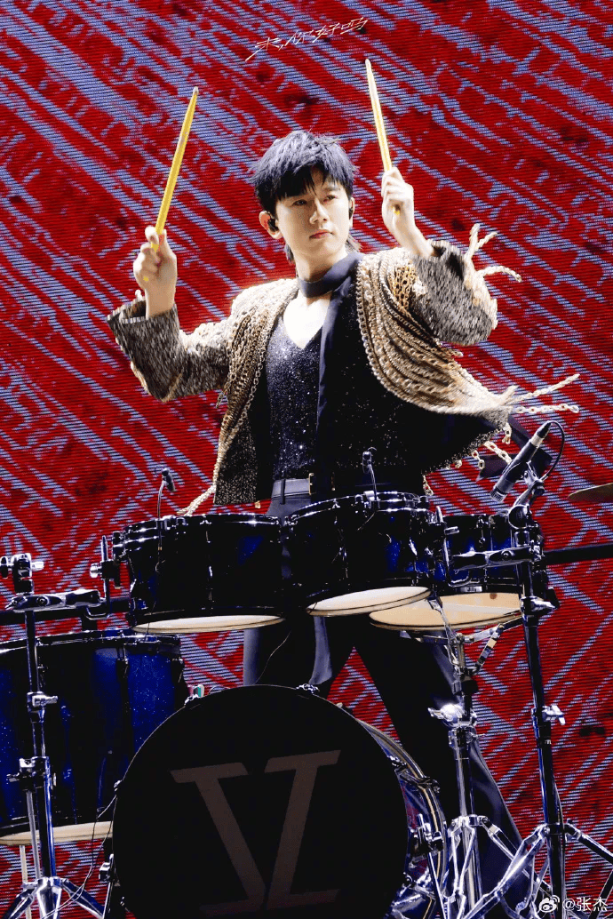 世界杯足球会员注册_张杰宣布不再参加任何需要歌迷投票的活动世界杯足球会员注册，称不想让喜欢变成疲惫的奔赴