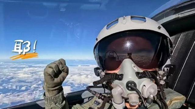 世界杯代理拿盘_台海再现激烈对峙世界杯代理拿盘，歼16三连击重创台独气焰，台军已被枪口顶住